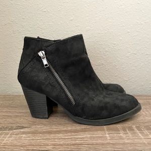 RAMPAGE Edyn Black Faux Suede Ankle Boot 8M
